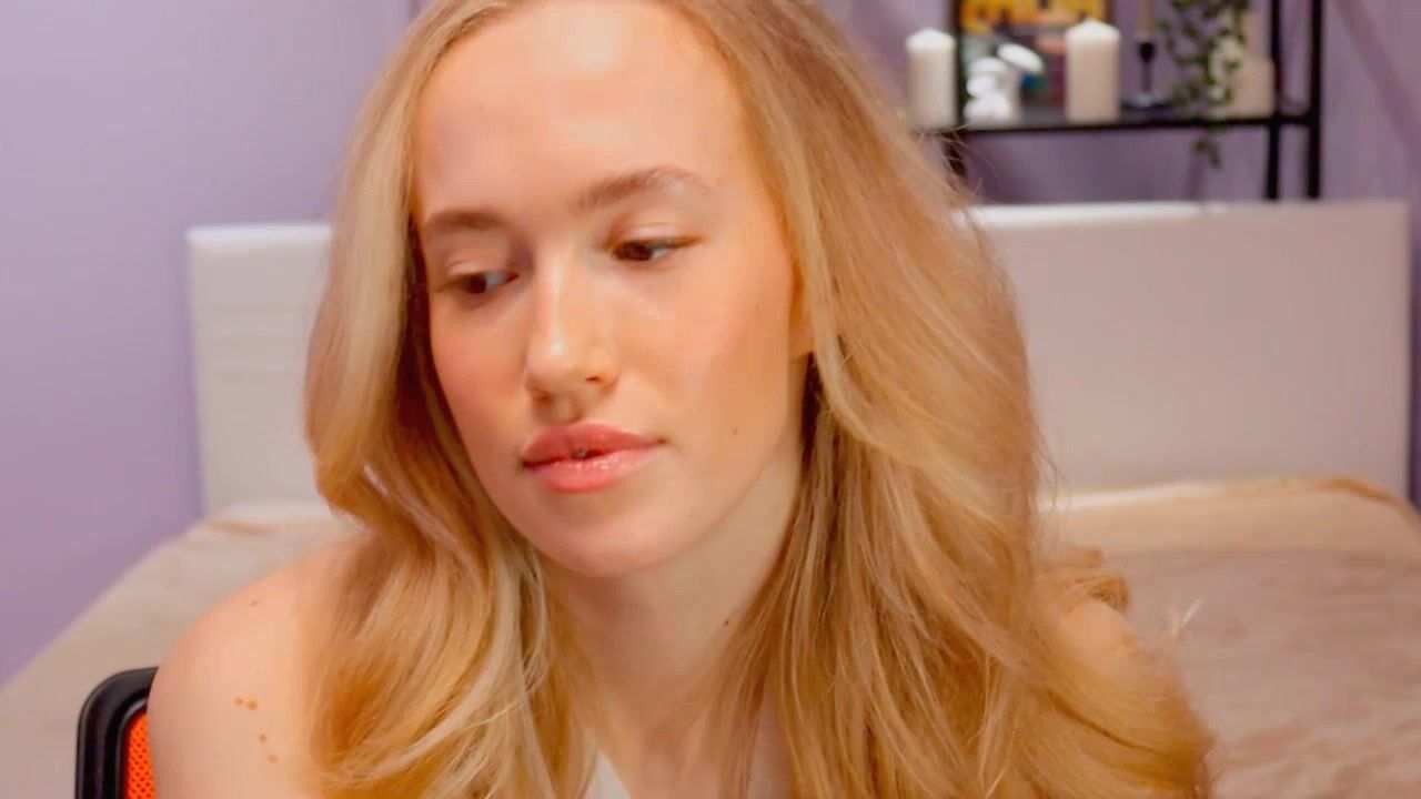 lolly_bella_ 17 - Webcam video with cute blondie