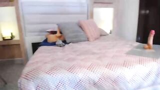 Veronica_garciaa - Horny babe is fingering her pussy