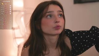 Screenshot from floret_joy's live webcam sex show video