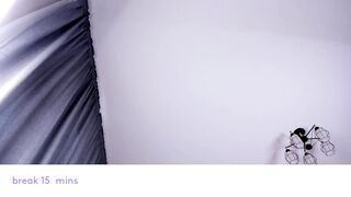 Screenshot from vivian_qwerty's live webcam sex show video