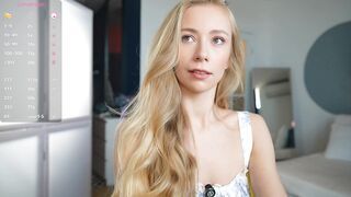 Screenshot from vika54784's live webcam sex show video