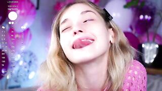 Screenshot from taitehambelton's live webcam sex show video